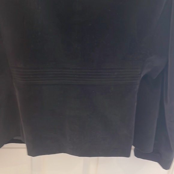 Ann Taylor black velvet-like Blazer. Size 8 - Picture 5 of 6